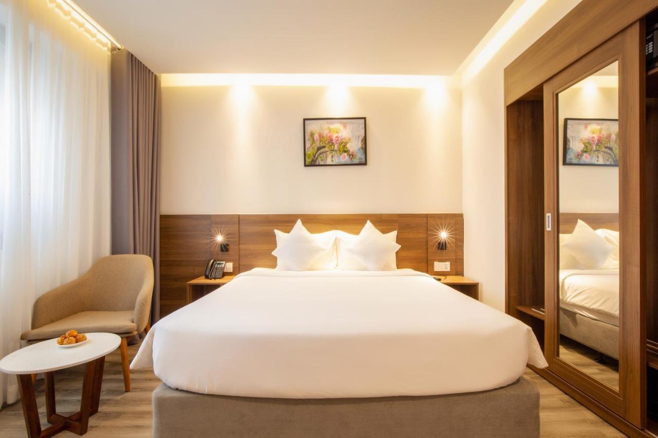 Merlot Hotel Нячанг Экстерьер фото